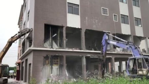 動(dòng)真格出實(shí)招 東鳳鎮(zhèn)依法拆除一大型“兩違”建筑， 違建“毒瘤”被連根拔起！
