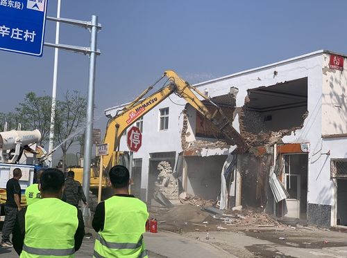 現(xiàn)場(chǎng)圖曝光 通州這鎮(zhèn)出動(dòng)200余人拆除7666㎡違建月餅廠(chǎng)